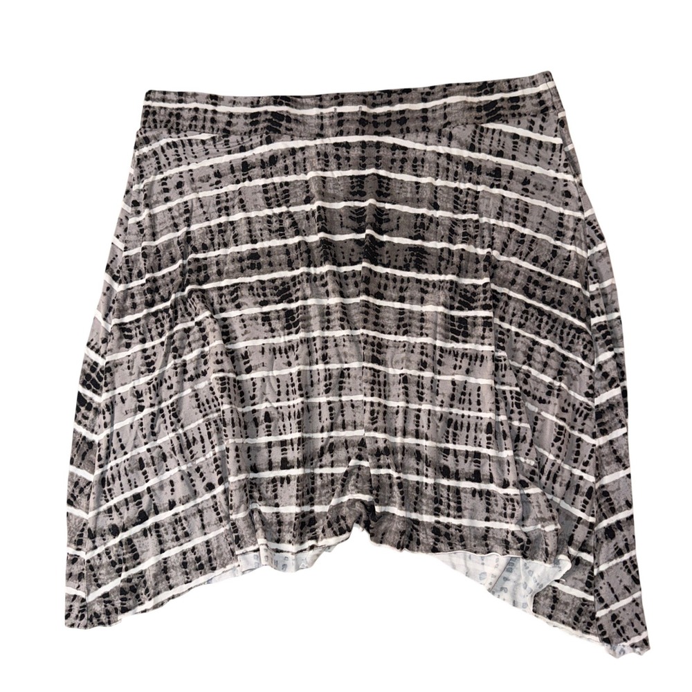 Torrid Skirt 3X Grey Black Striped Animal Print Stretchy Jersey Knit raw hem‎